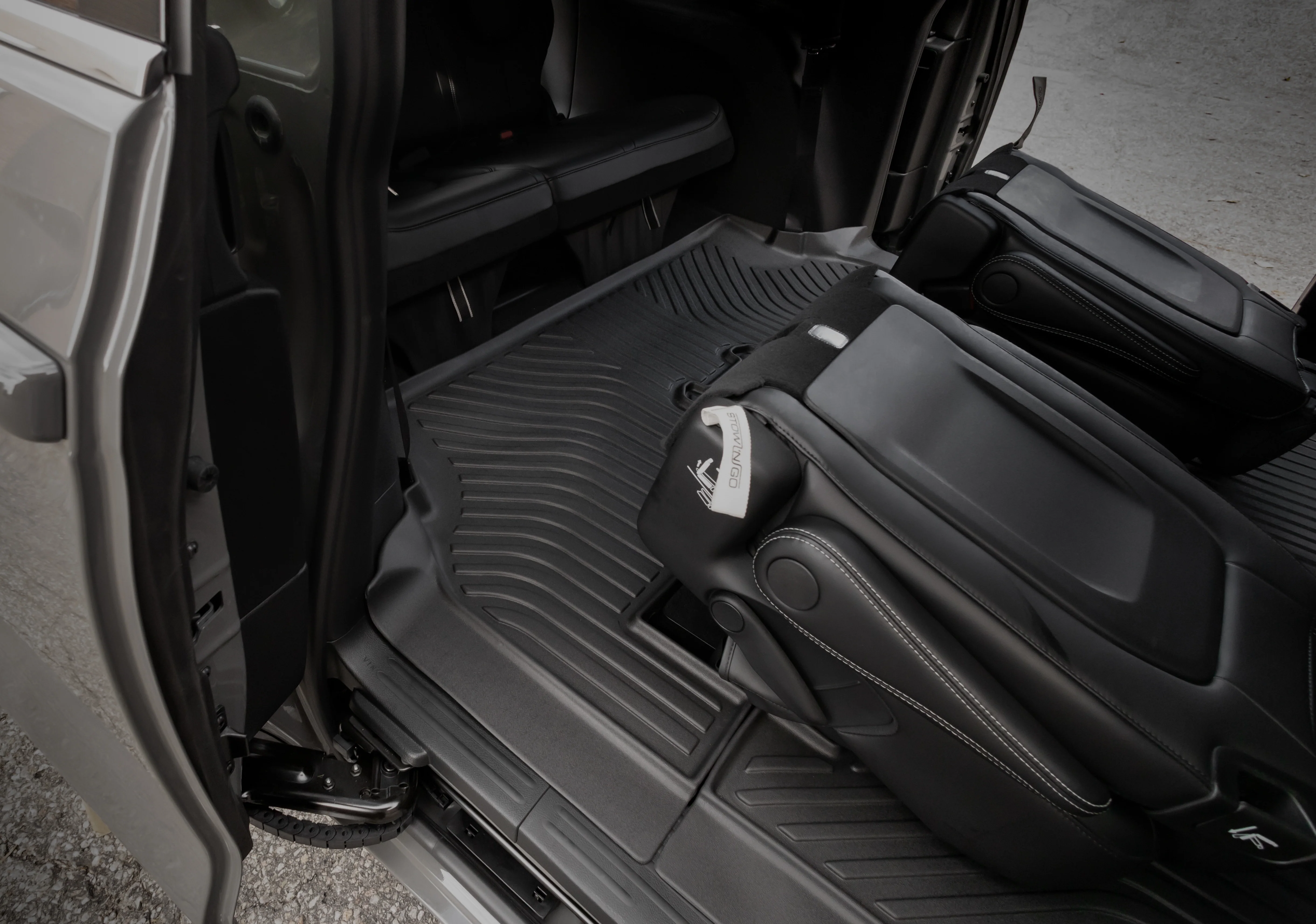Findway F100 3D Car Floor Mat / Liner (1st Row, 2nd Row & 3rd Row) for 2021-2026 Chrysler Grand Caravan 7-Seater / 2021-2024 Chrysler Pacifica Touring 7-Seater - 1406AN - Image 5