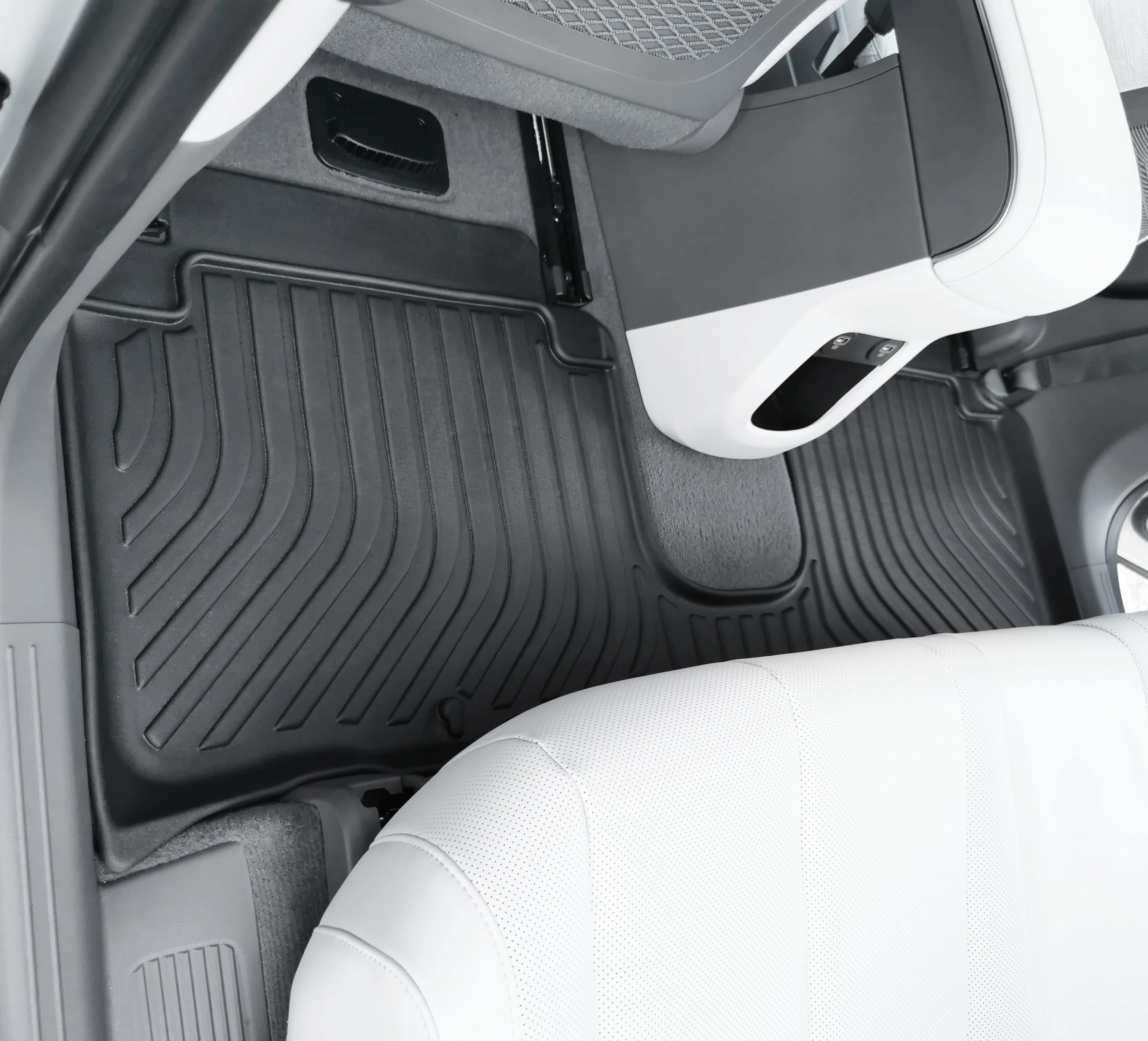 Findway F100 3D Car Floor Mat / Liner (1st Row & 2nd Row) for 2022-2024 Hyundai Ioniq 5 with Ultimate Package - 28520N - Image 4